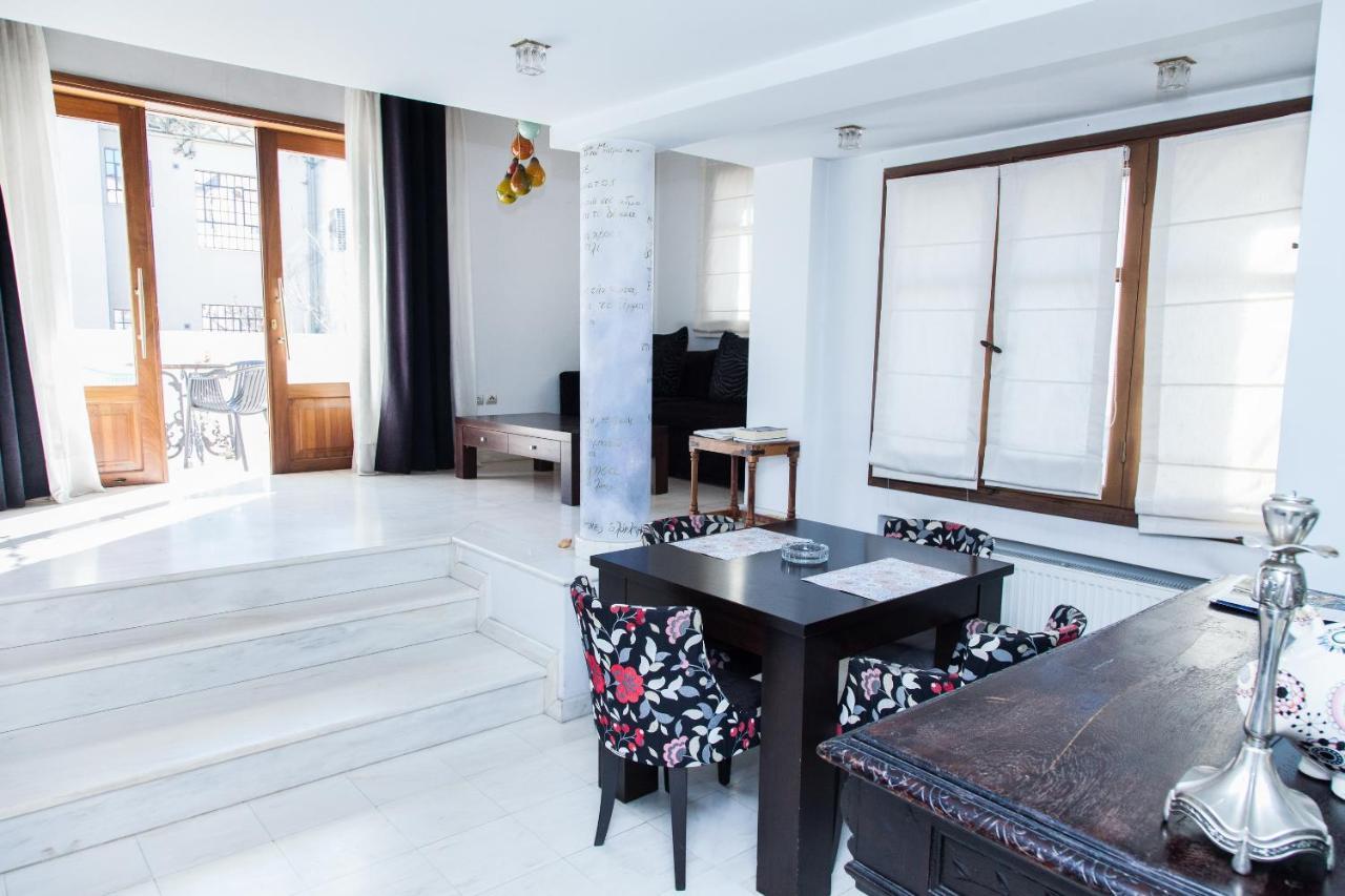 Unique Apt W/ Veranda Walking Distance To Sites Apartment Atena Exterior foto