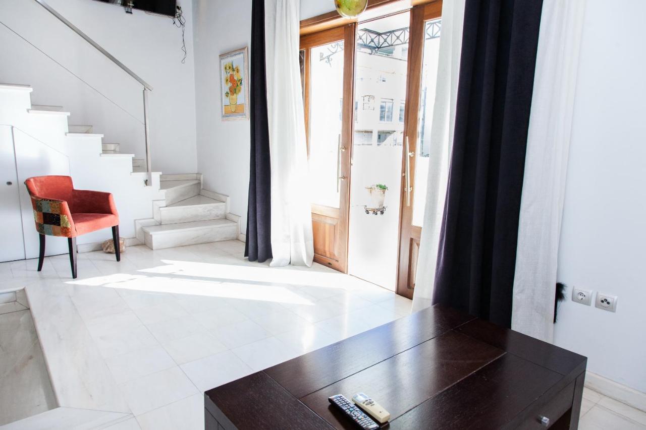 Unique Apt W/ Veranda Walking Distance To Sites Apartment Atena Exterior foto