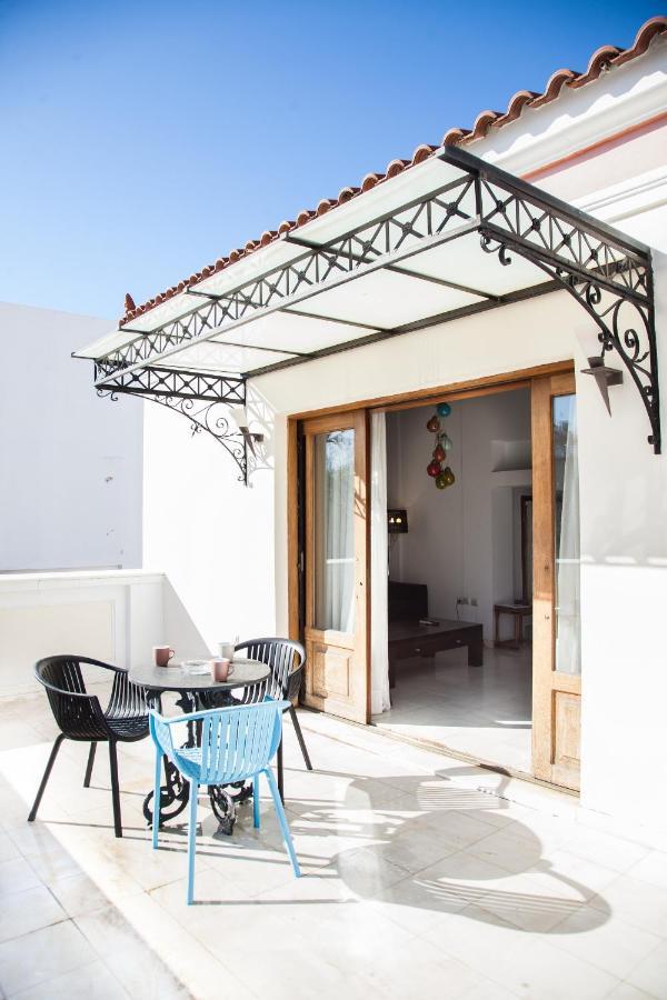 Unique Apt W/ Veranda Walking Distance To Sites Apartment Atena Exterior foto